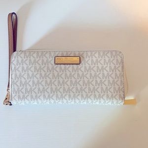 MK Smart Phone wallet